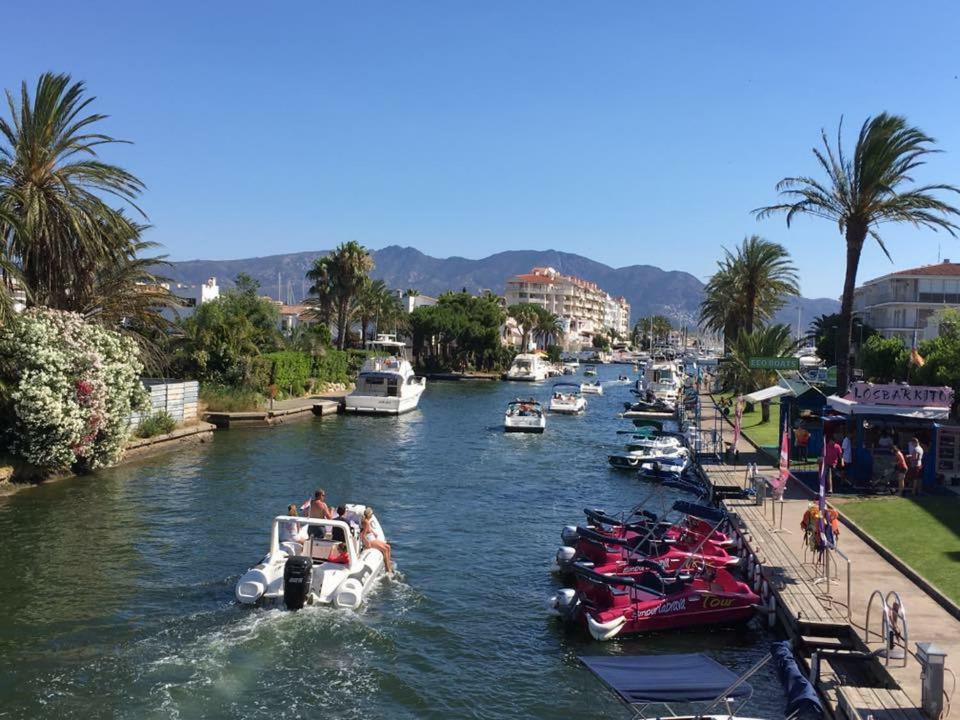 Maison De Vacances A Empuriabrava "Oasis"ヴィラ エクステリア 写真